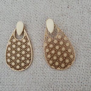 Teardrop Gold Earring